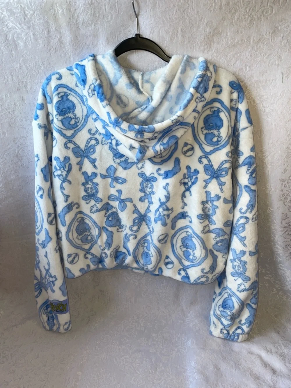 NWT The Grinch Women’s Blue & White Fleece Hooded Jacket.  Size Small. - Picture 2 of 5